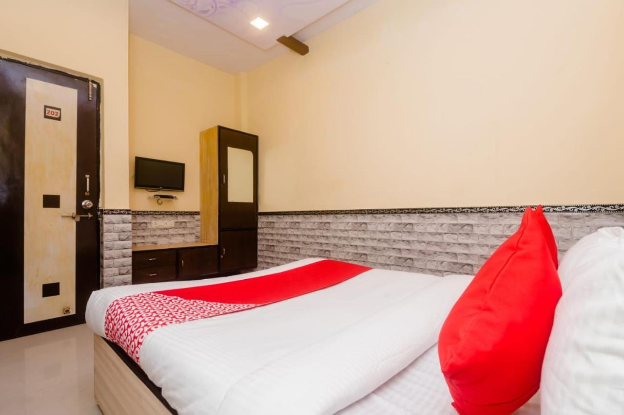 נאווי מומבאי Hotel Nivara מראה חיצוני תמונה